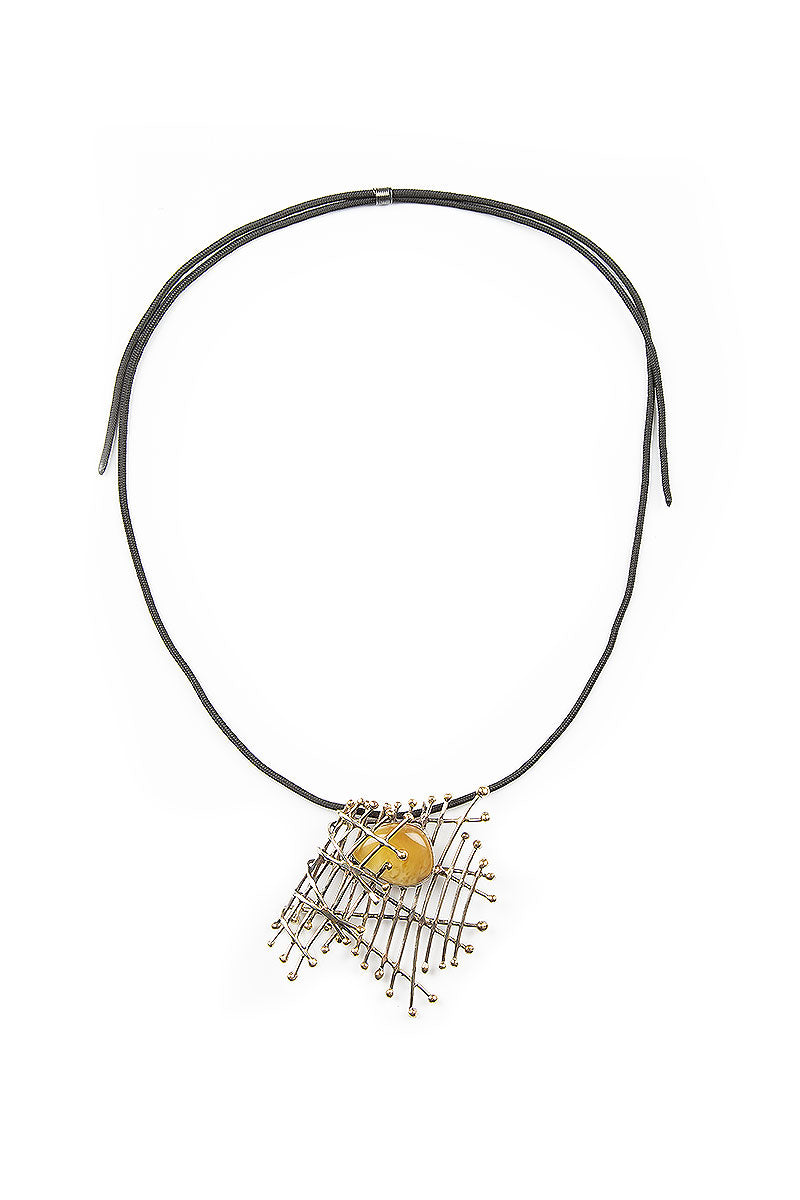Amber Horizon Mesh Pendant Necklace 4