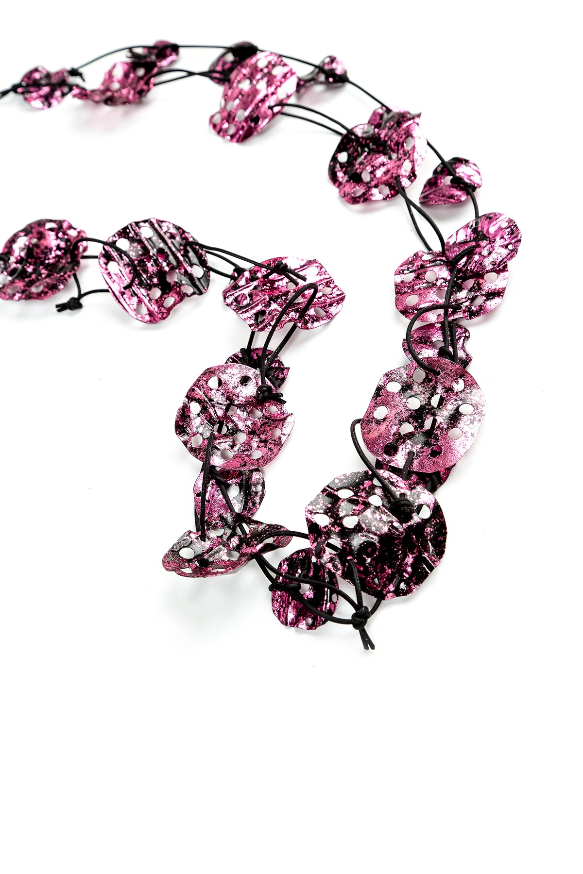 Halskette aus Wasser-Lotuswurzel