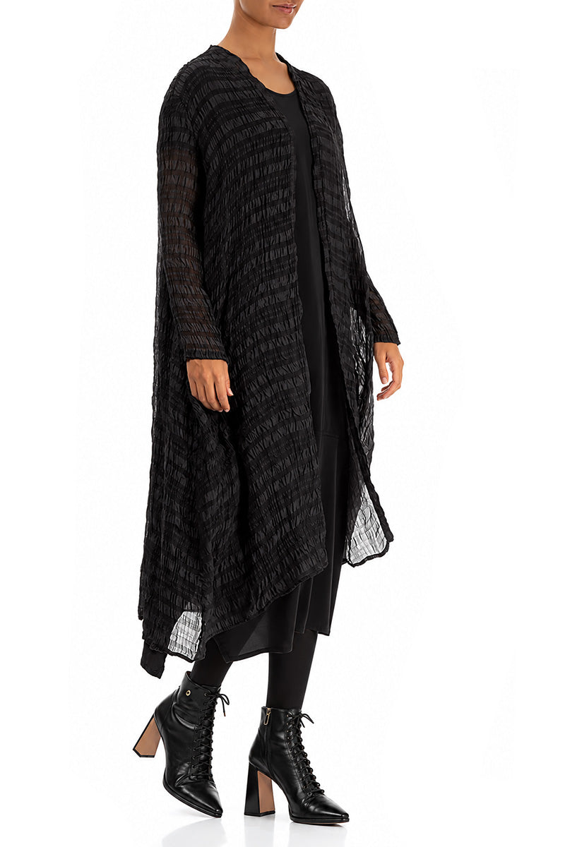 Fließende schwarze Jacke aus leichter Seide