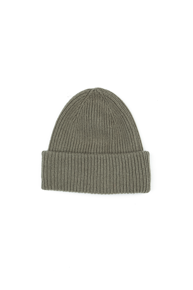 Khakifarbene Beanie-Mütze aus weicher Wolle