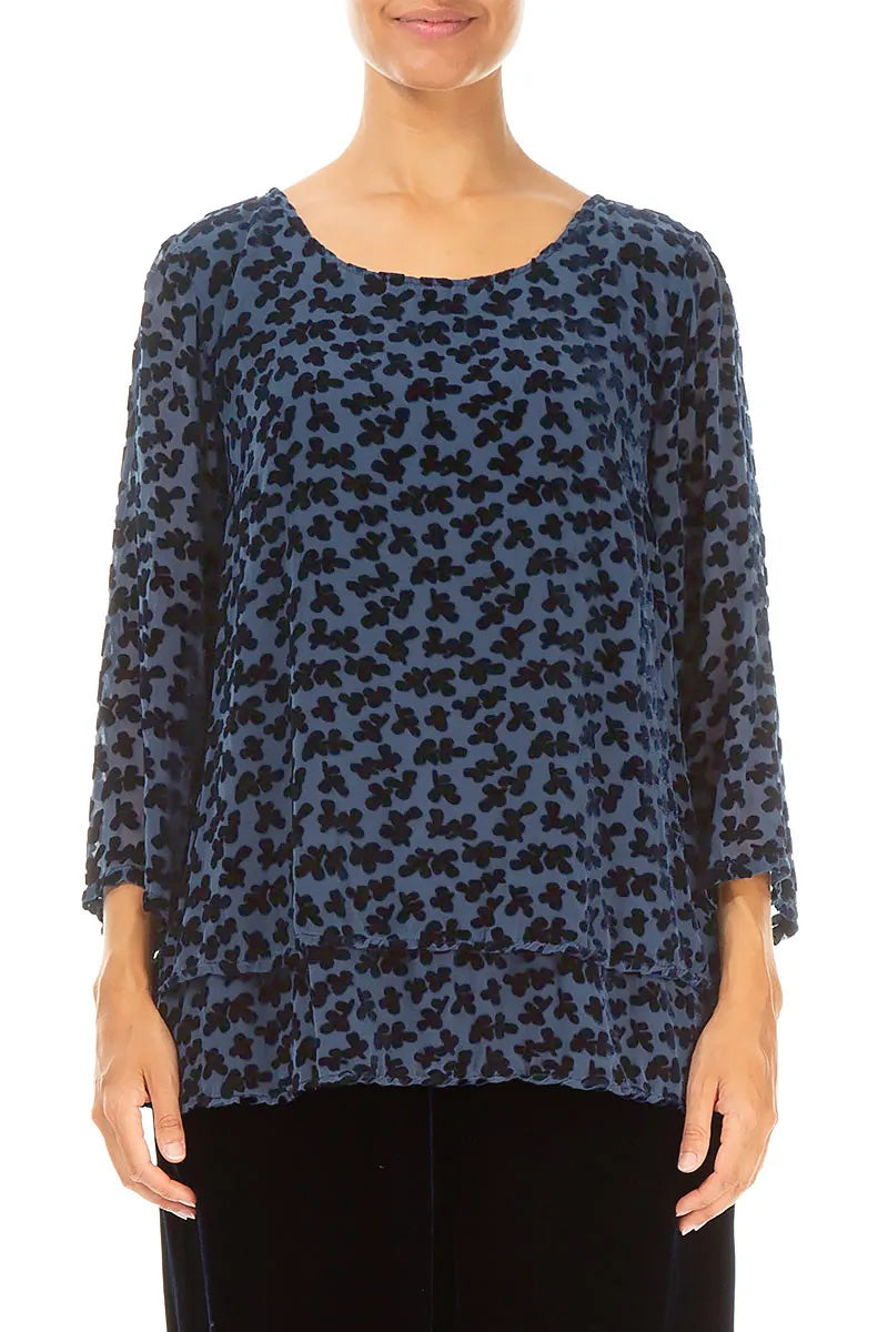 Bluse aus königsblauem Seidensamt mit Devoré-Muster