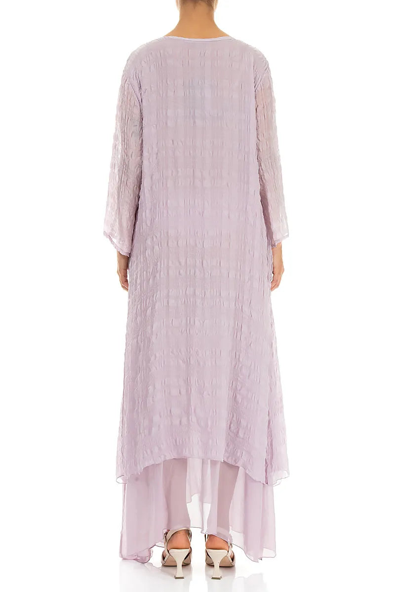 Robe en soie légère texturée lilas superposée