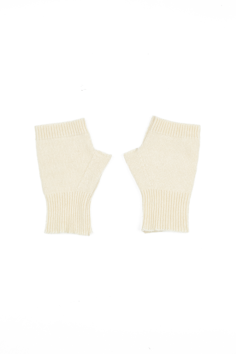Armstulpen aus weicher Wolle in Off-White