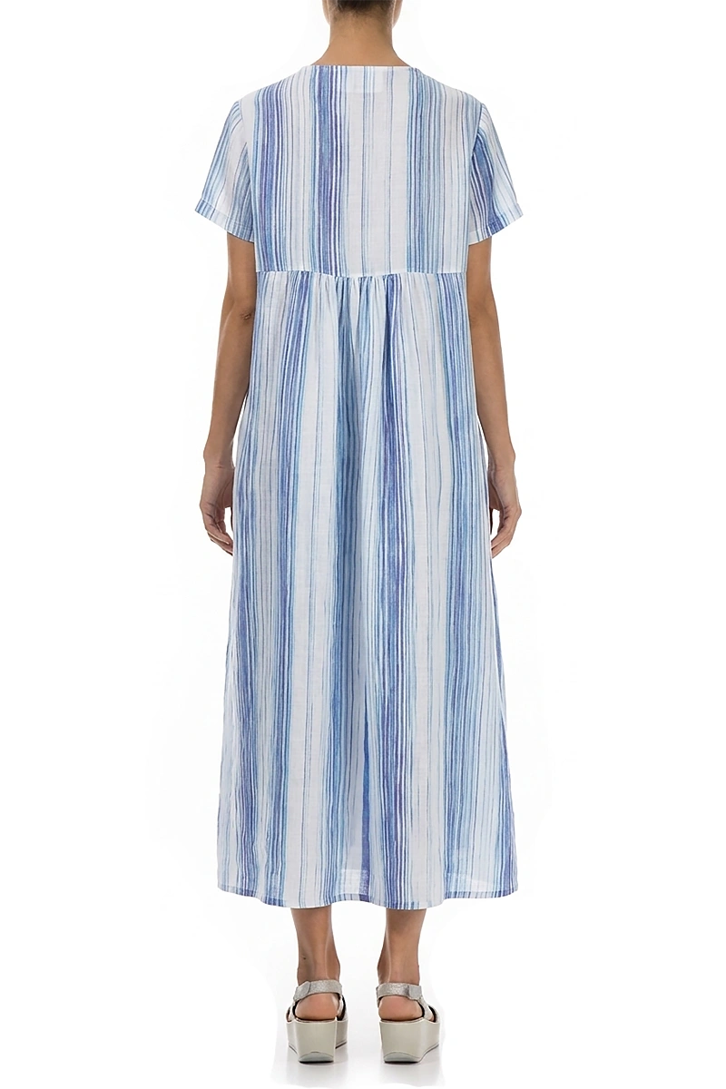 Robe en lin à rayures bleues délavées style romantique