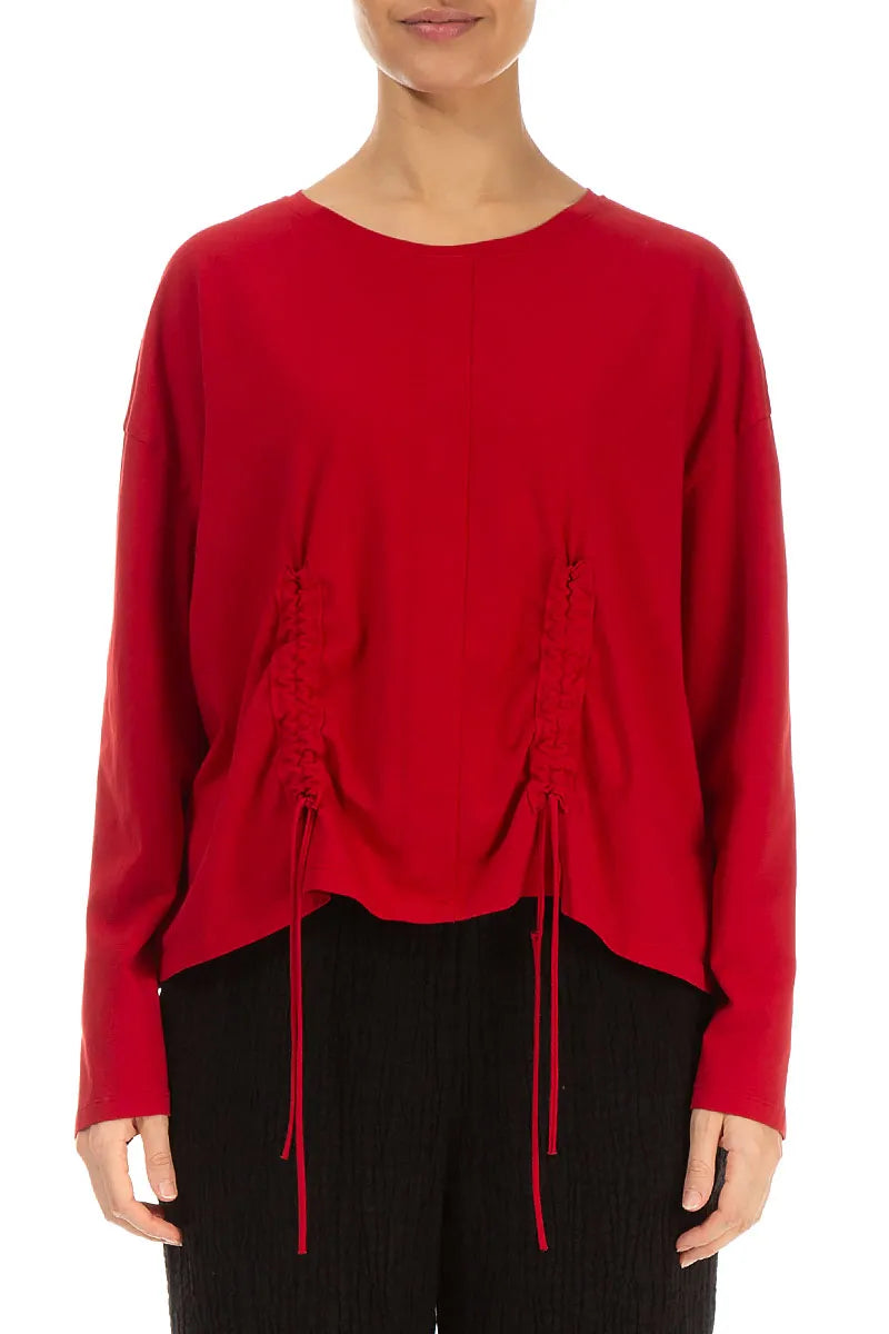 Kirschrote Baumwollbluse mit gerüschter Vorderseite