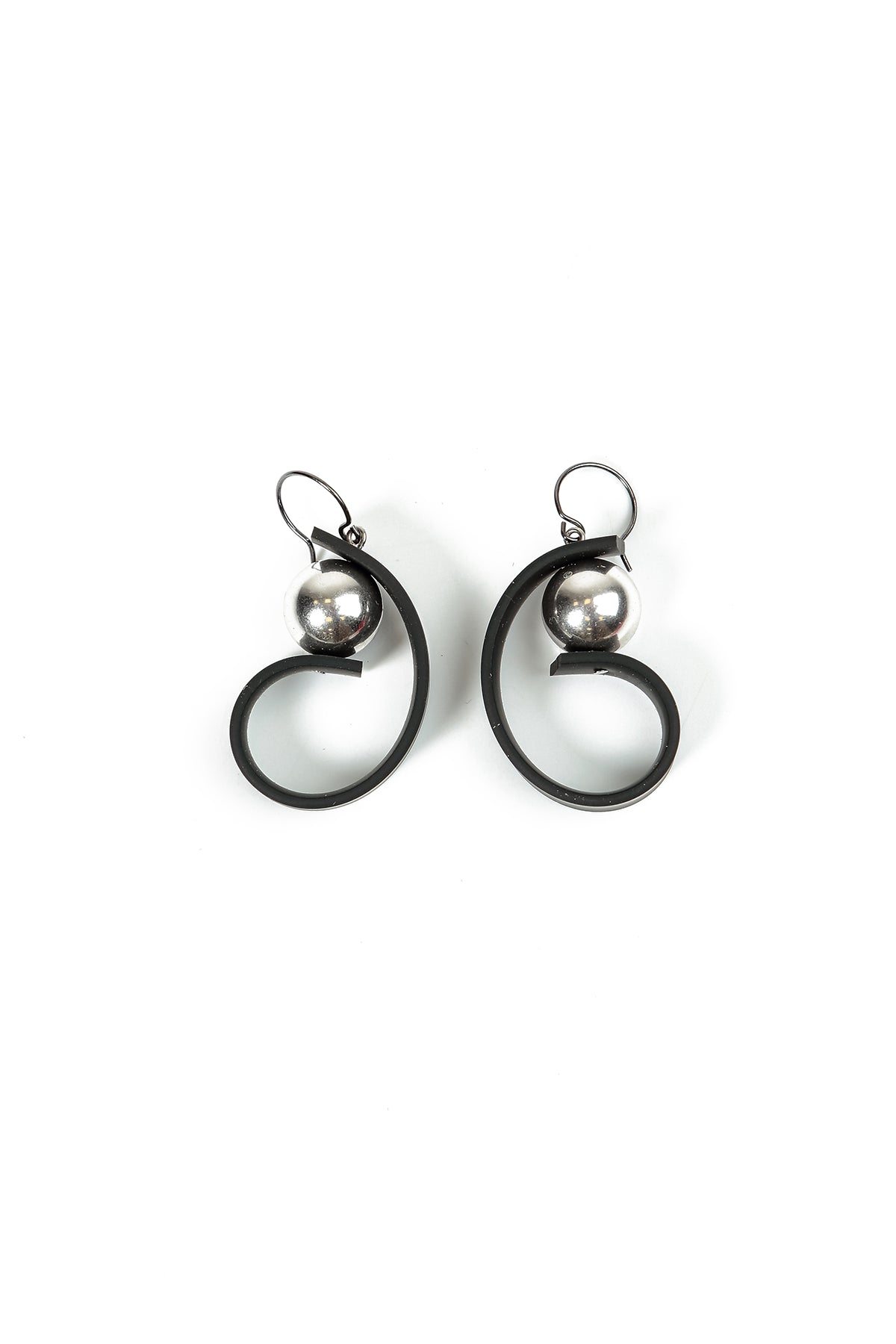 Sculpted Arc Black Rubber Earrings