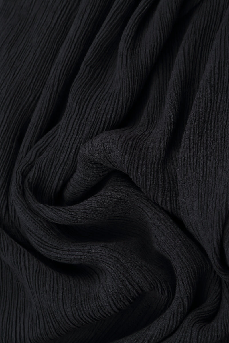 Robe courte évasée en soie et viscose noire à manches courtes