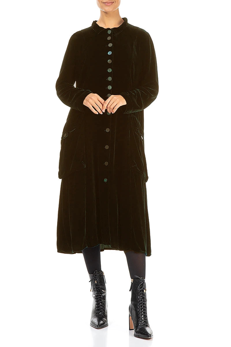 Veste longue élégante en velours de soie couleur brume de forêt