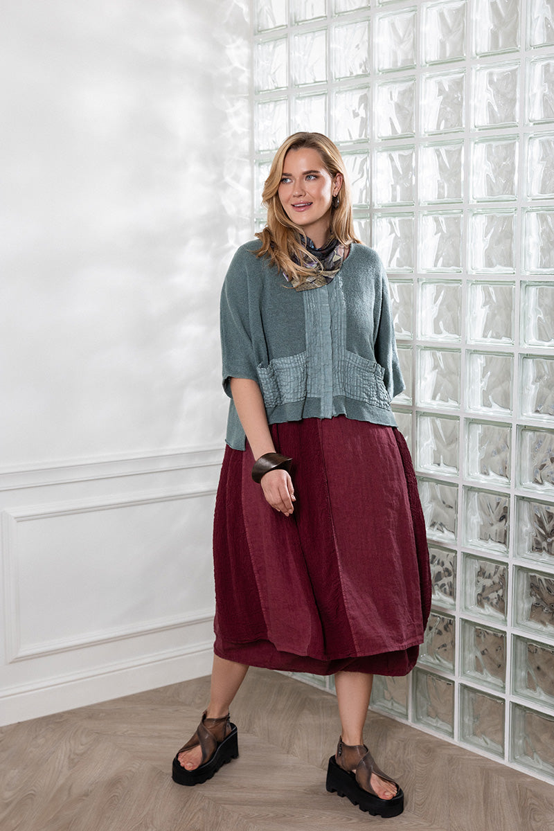 Robe en lin rubis antique à rayures verticales