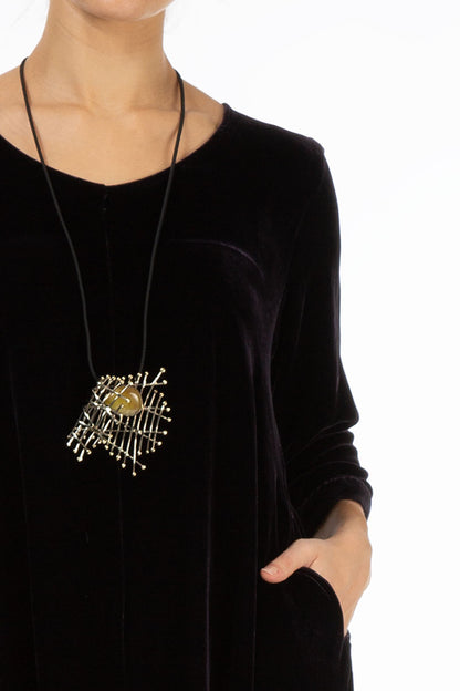 Amber Horizon Mesh Pendant Necklace 2