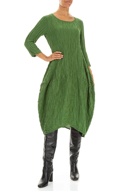 Ballonkleid aus Crinkle-Seide und Leinen in Kleeblattgrün