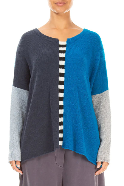 Pull en laine bleu marine et azur à empiècements de couleurs, coupe boxy