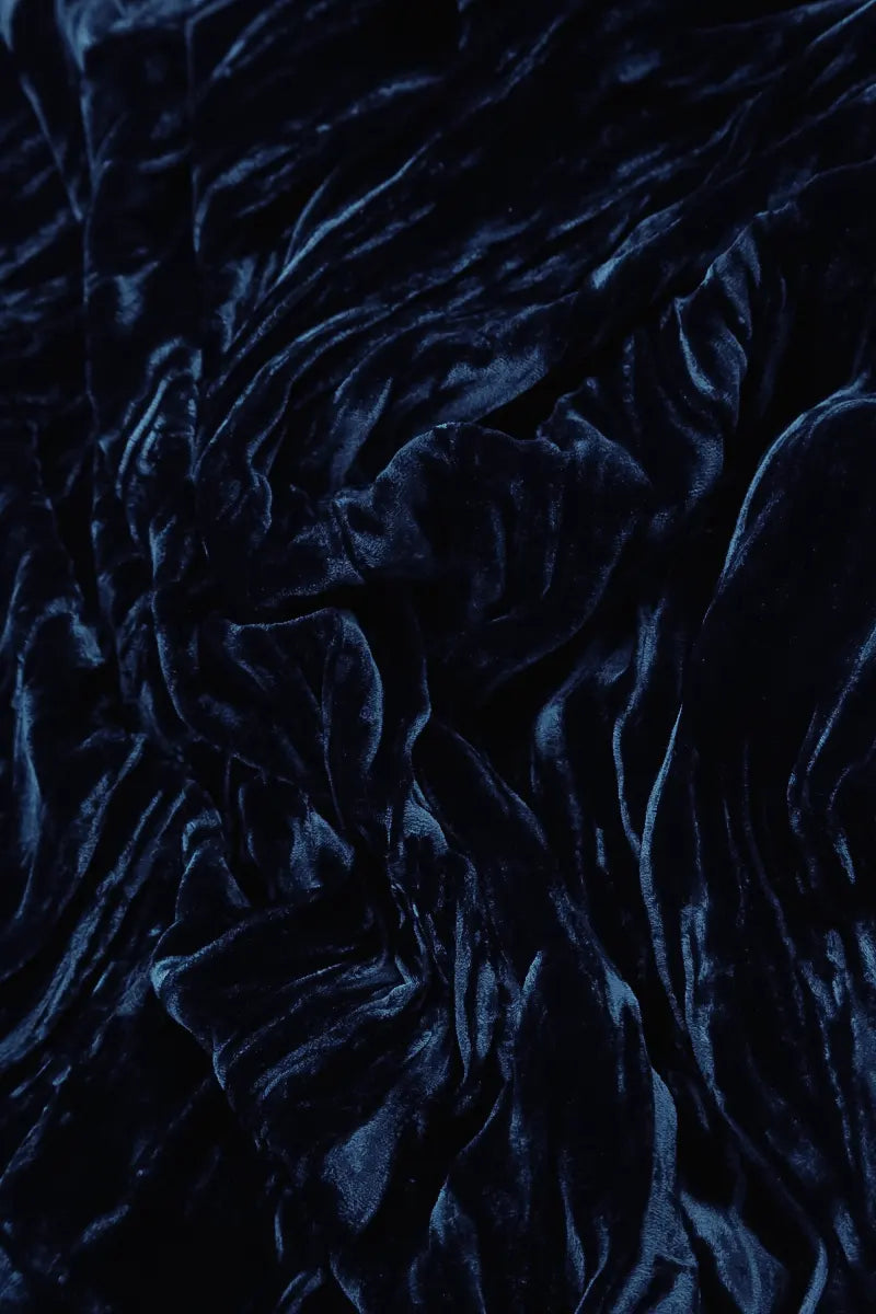 Chemisier carré en velours de soie froissé bleu roi