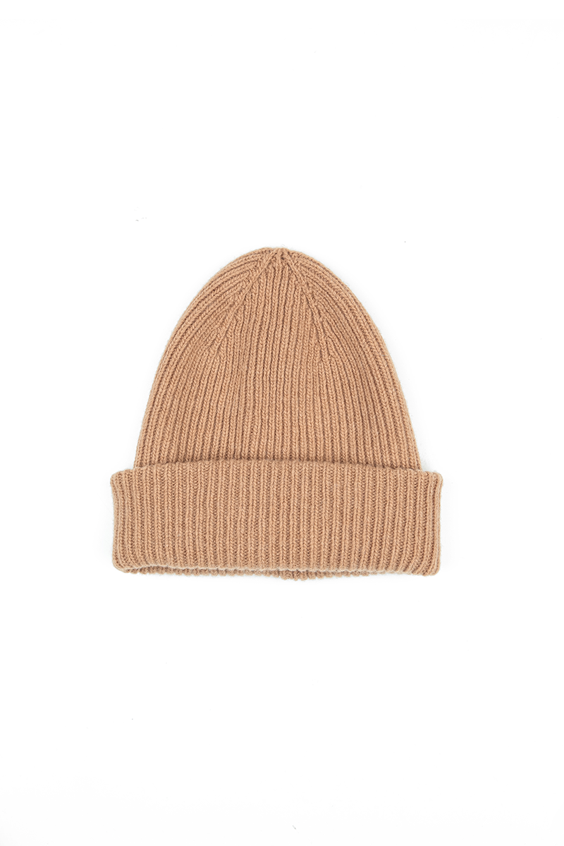 Karamellfarbene Beanie-Mütze aus weicher Wolle