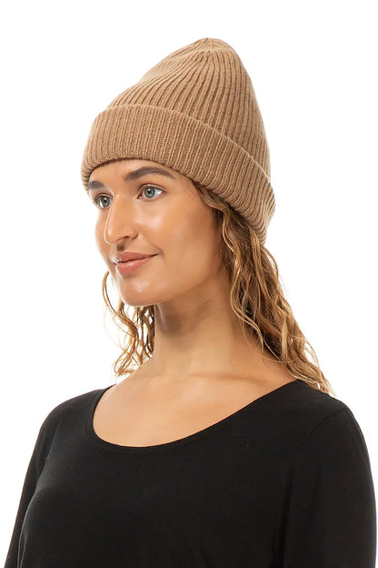 Karamellfarbene Beanie-Mütze aus weicher Wolle