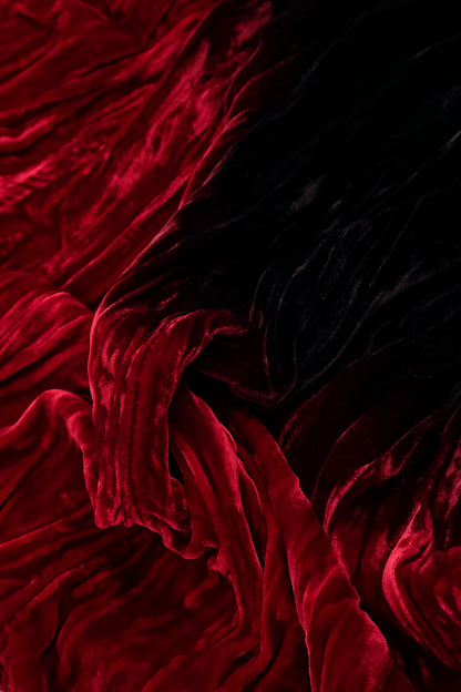 Kirschrotes Seidensamt-Ombré-Etui-Kleid