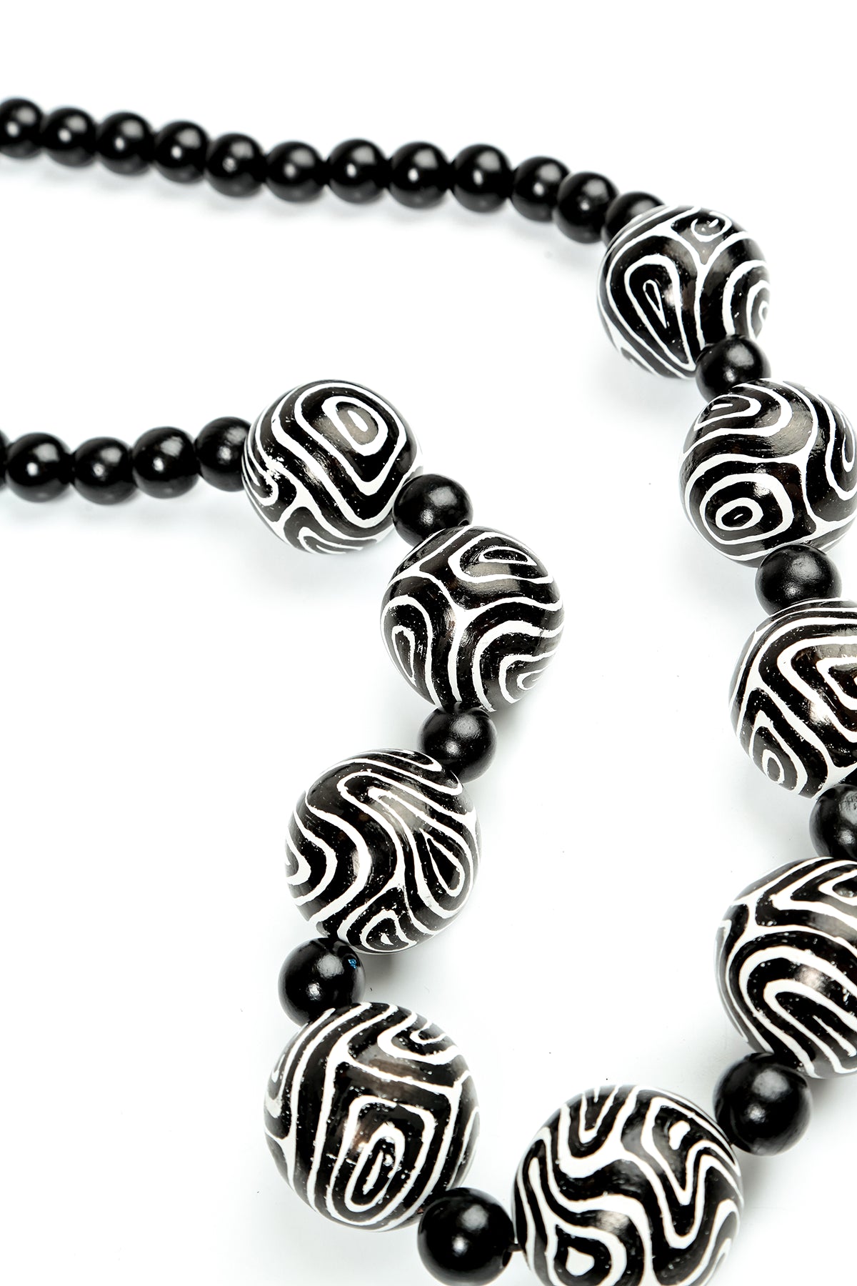 Contour Rhythm Wooden Bead Necklace