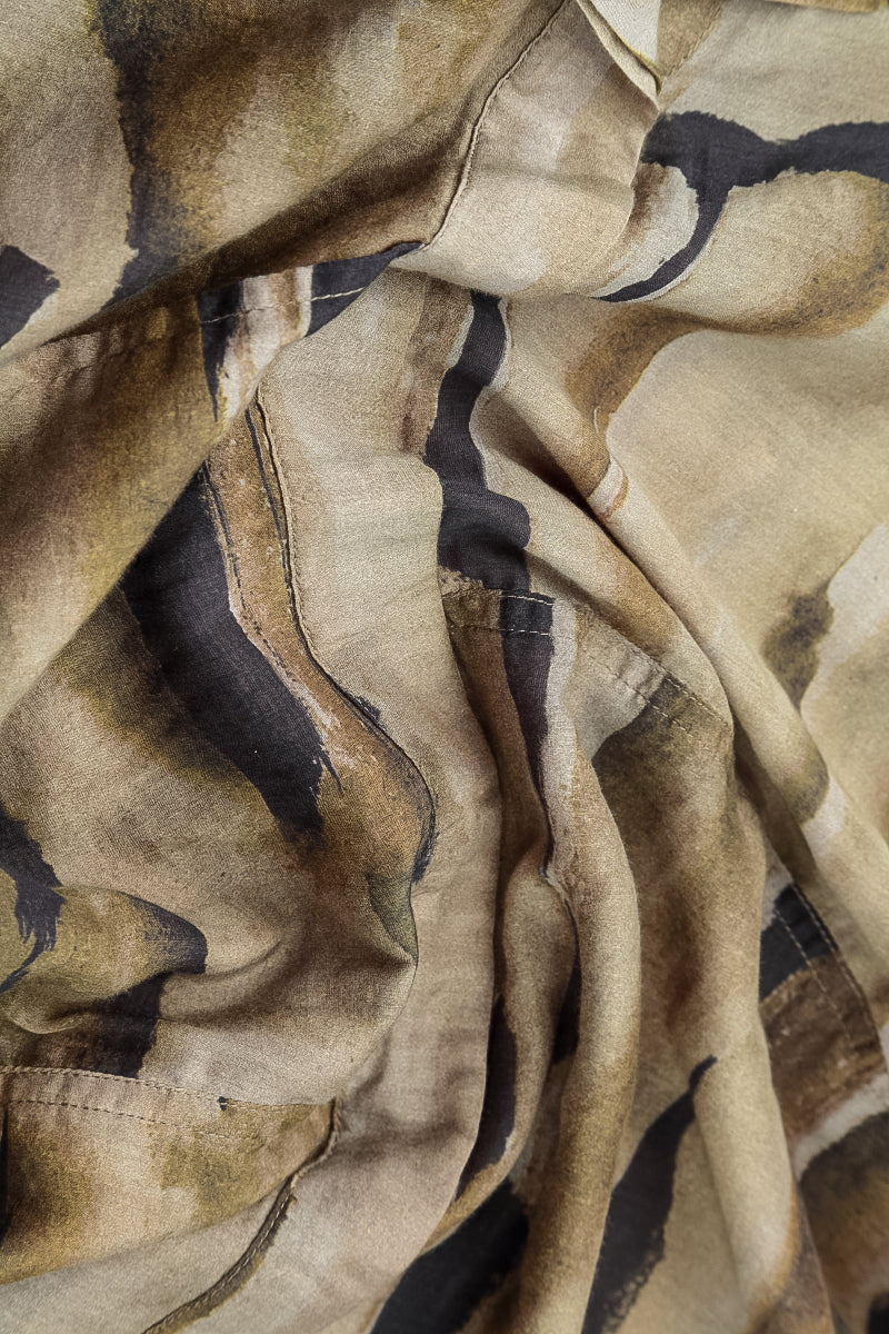 Bluse aus geknitterter Terra-Seide mit Wasserfallausschnitt