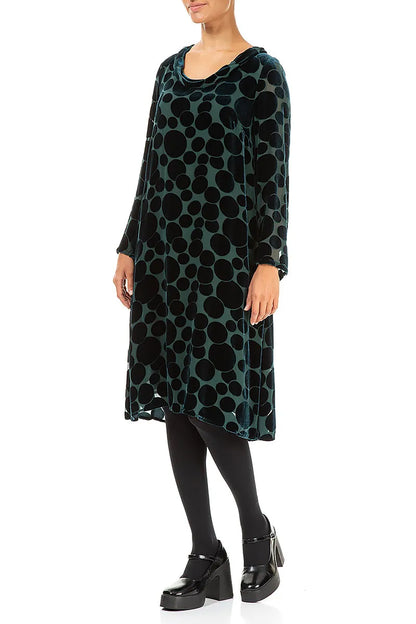 Kleid aus Samt mit Wasserfallausschnitt, verziert mit Devoré-Blasen und Pfauenmotiven