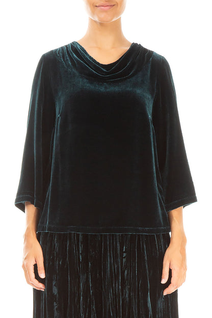 Bluse aus Pfauenseidensamt mit Wasserfallausschnitt