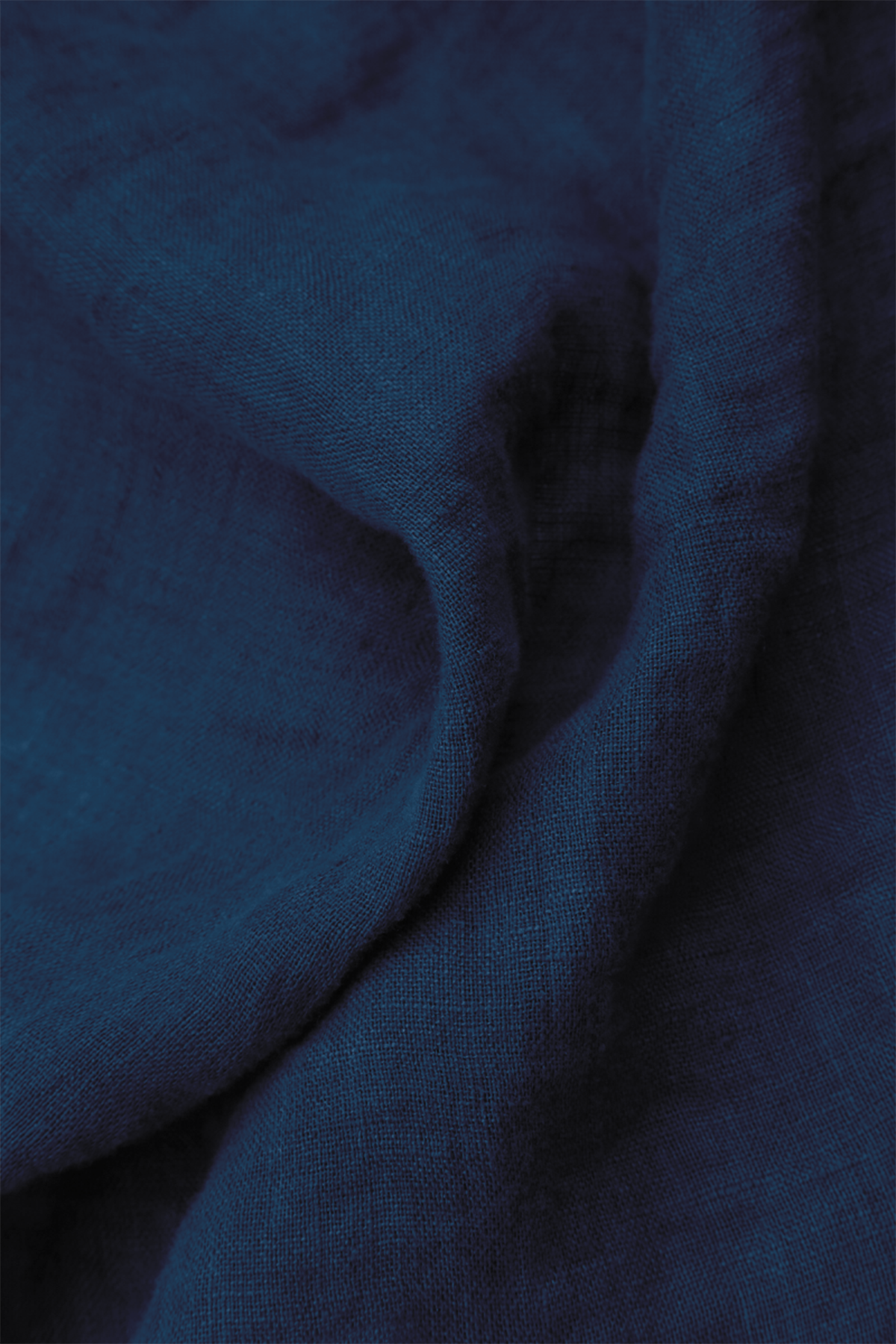 Marineblaues Leinenkleid mit geschwungener Naht