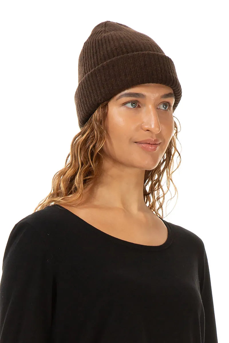 Dunkelbraune Beanie-Mütze aus weicher Wolle