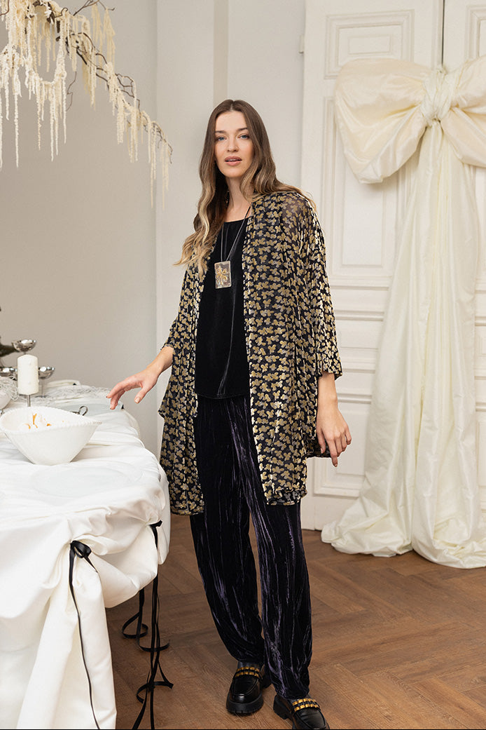 Chemise ample en velours de soie doré à pétales dévorés