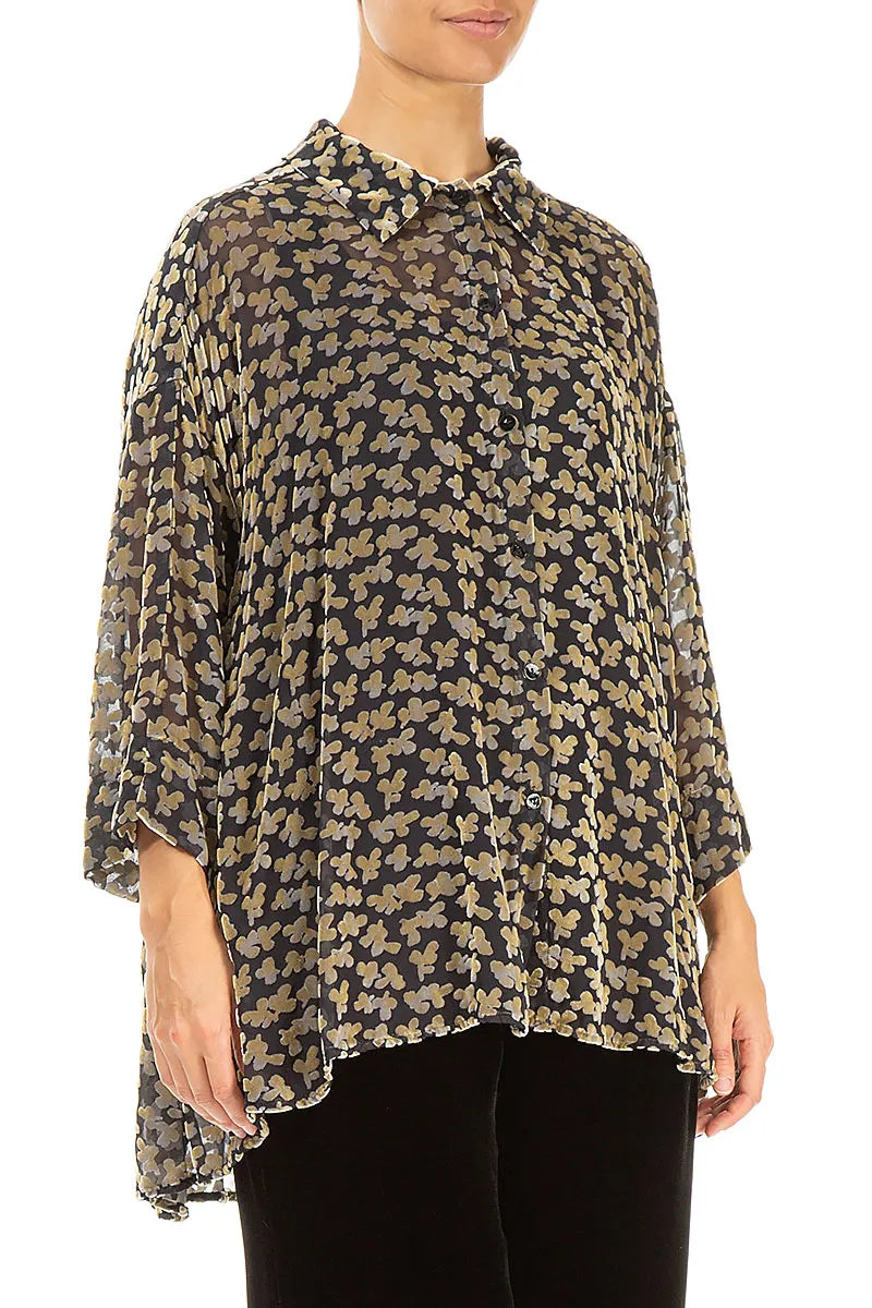 Chemise ample en velours de soie doré à pétales dévorés
