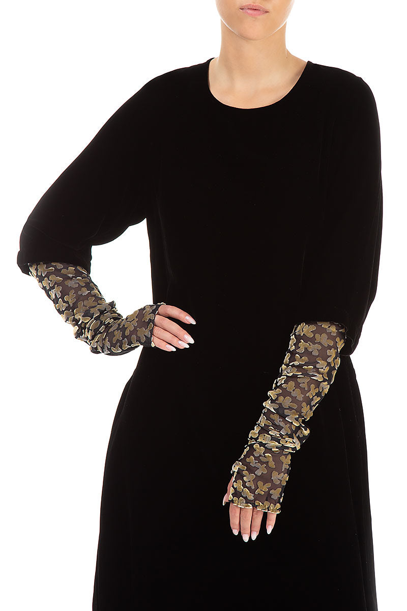 Devoré Petals Gold Silk Velvet Wristlets 2