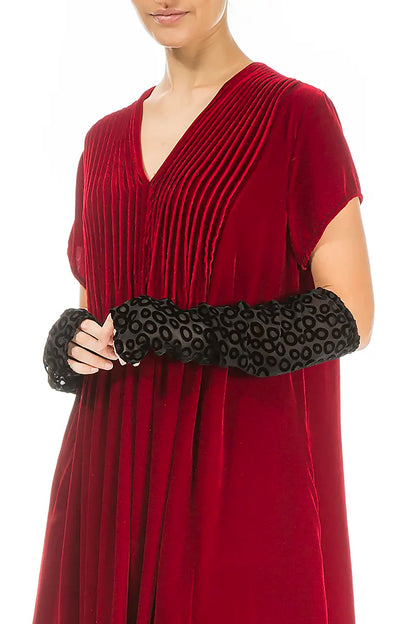 Devoré Ring Black Silk Velvet Wristlets 1