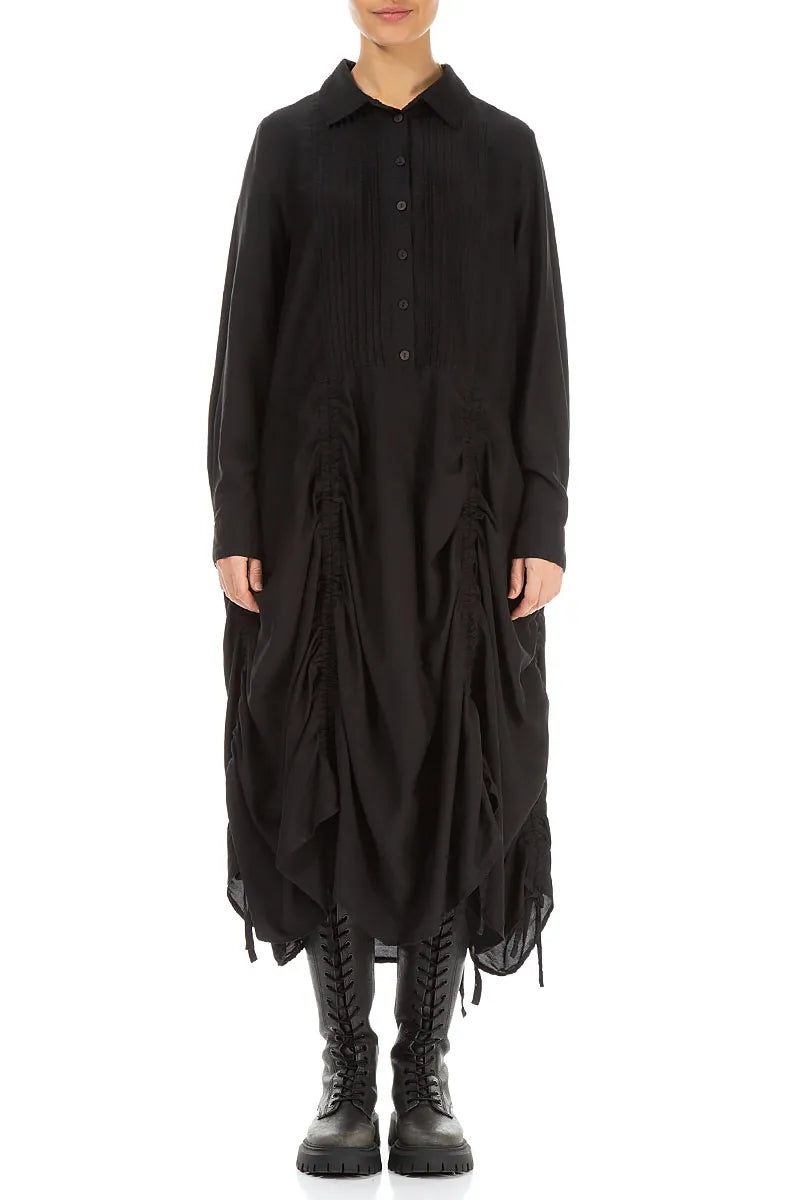 Robe drapée en soie noire à plis en bambou