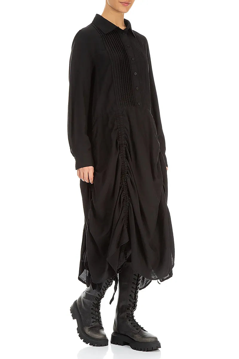 Robe drapée en soie noire à plis en bambou