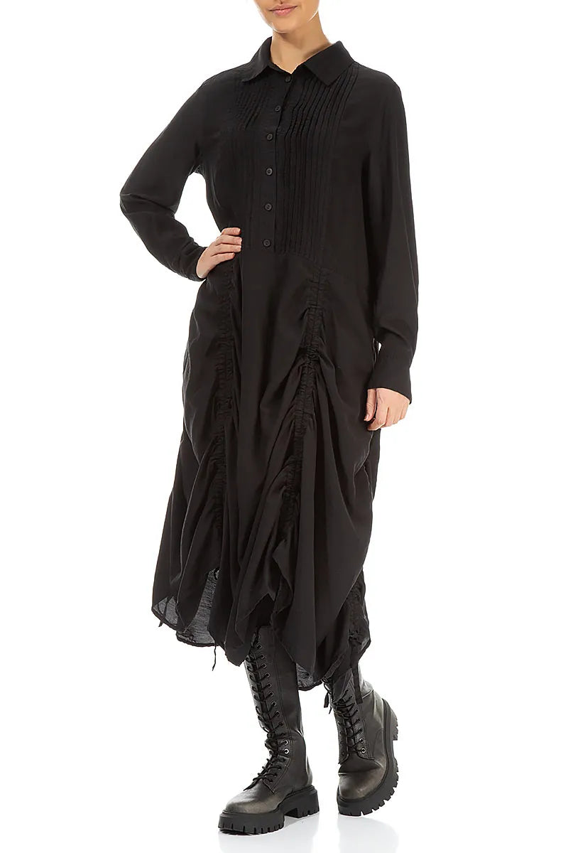 Robe drapée en soie noire à plis en bambou