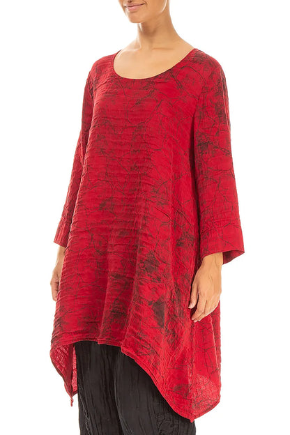 Tunique en soie froissée à bords tombants, motif marbre rouge cerise