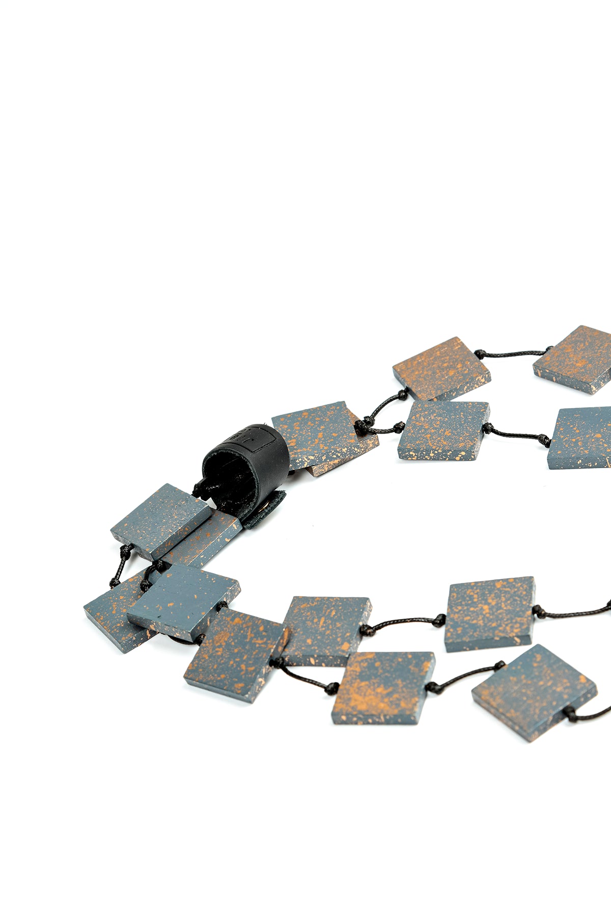 Earthline Wooden Square Fine Necklace 4