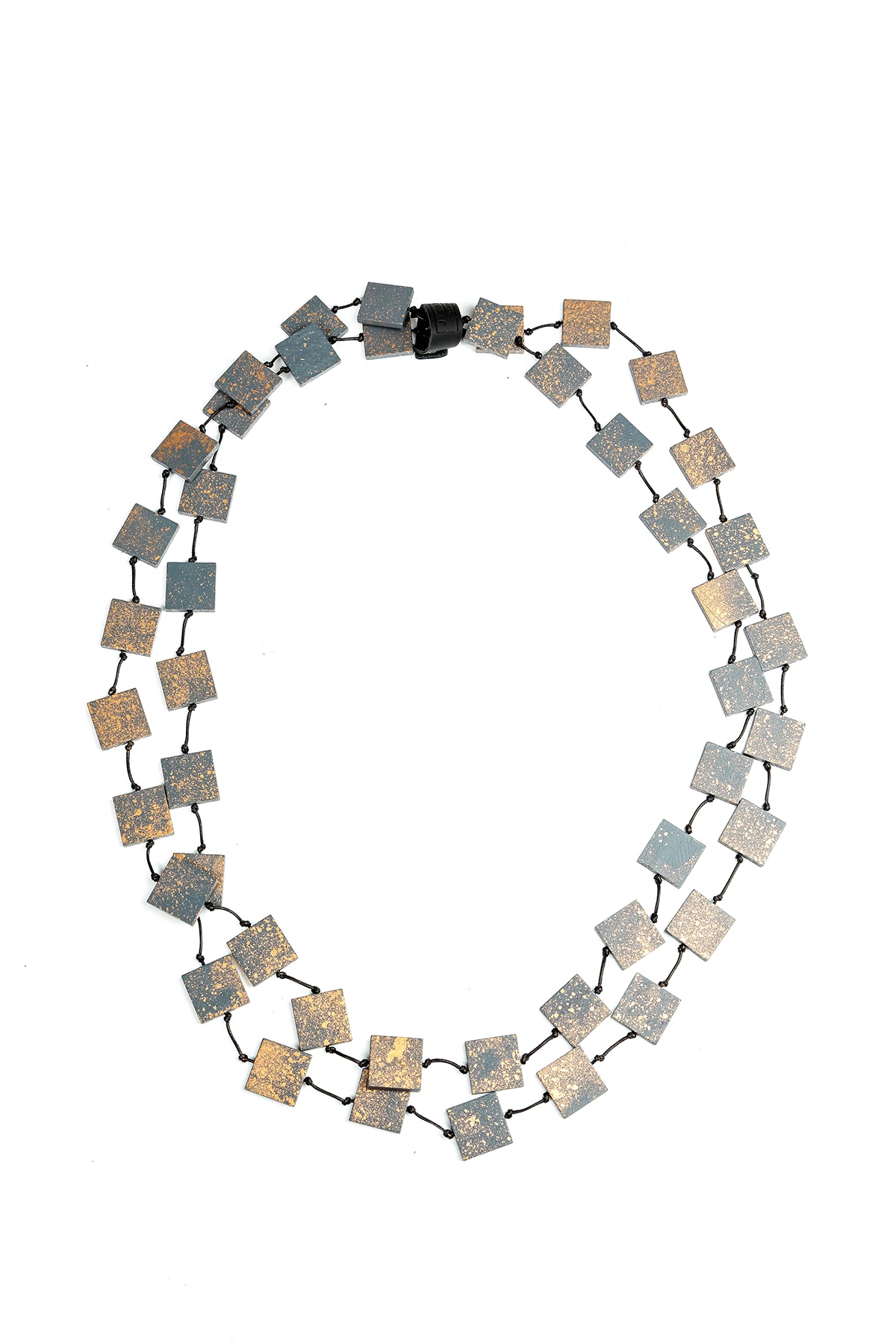 Collier carré en bois Earthline