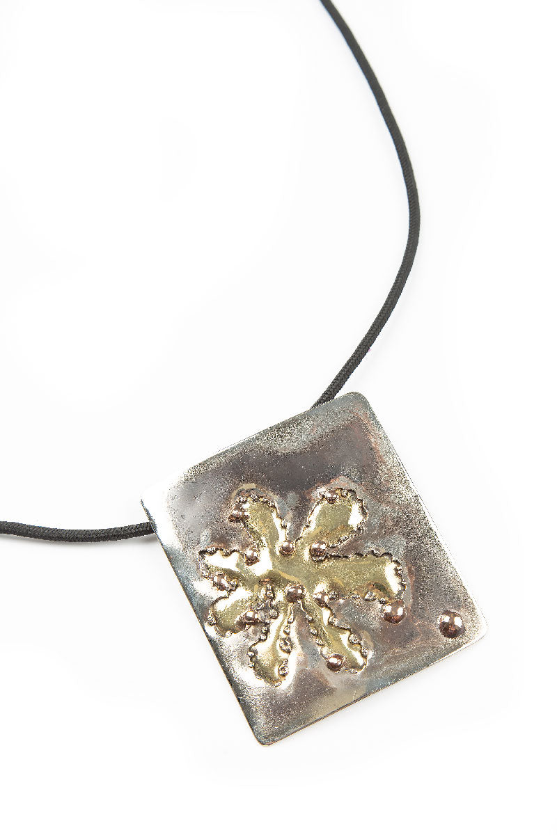 Ethereal Bloom Metal Pendant Necklace 2