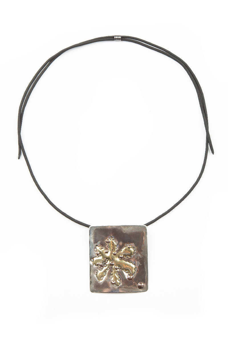 Ethereal Bloom Metal Pendant Necklace 4