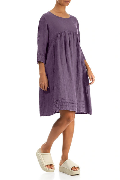 Ausgestelltes Amethyst-Crêpe-Leinenkleid