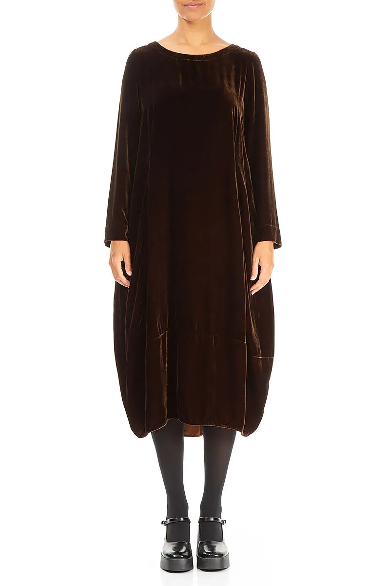 Robe en velours de soie cuivré vieilli à dos évasé