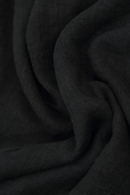 Kurzärmliges schwarzes Leinenkleid