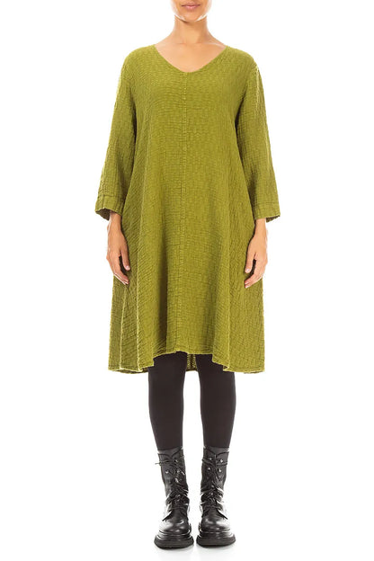 Robe fluide en lin texturé couleur citron doré