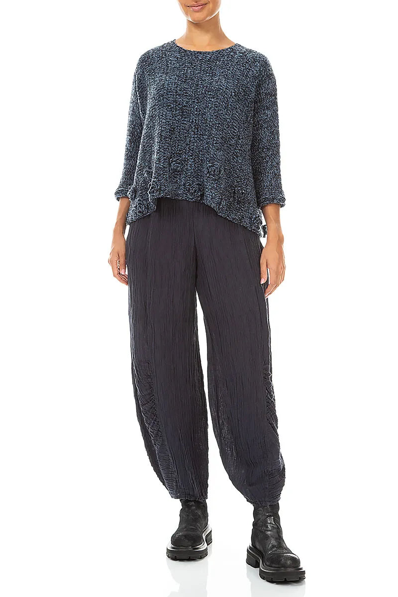 Pullover aus Mélange-Wolle in Blau mit Blumenverzierung