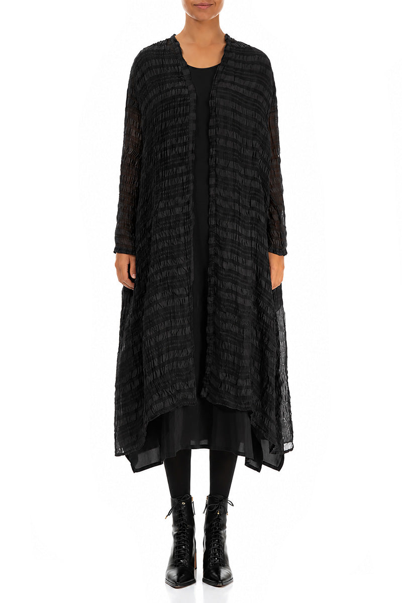 Fließende schwarze Jacke aus leichter Seide