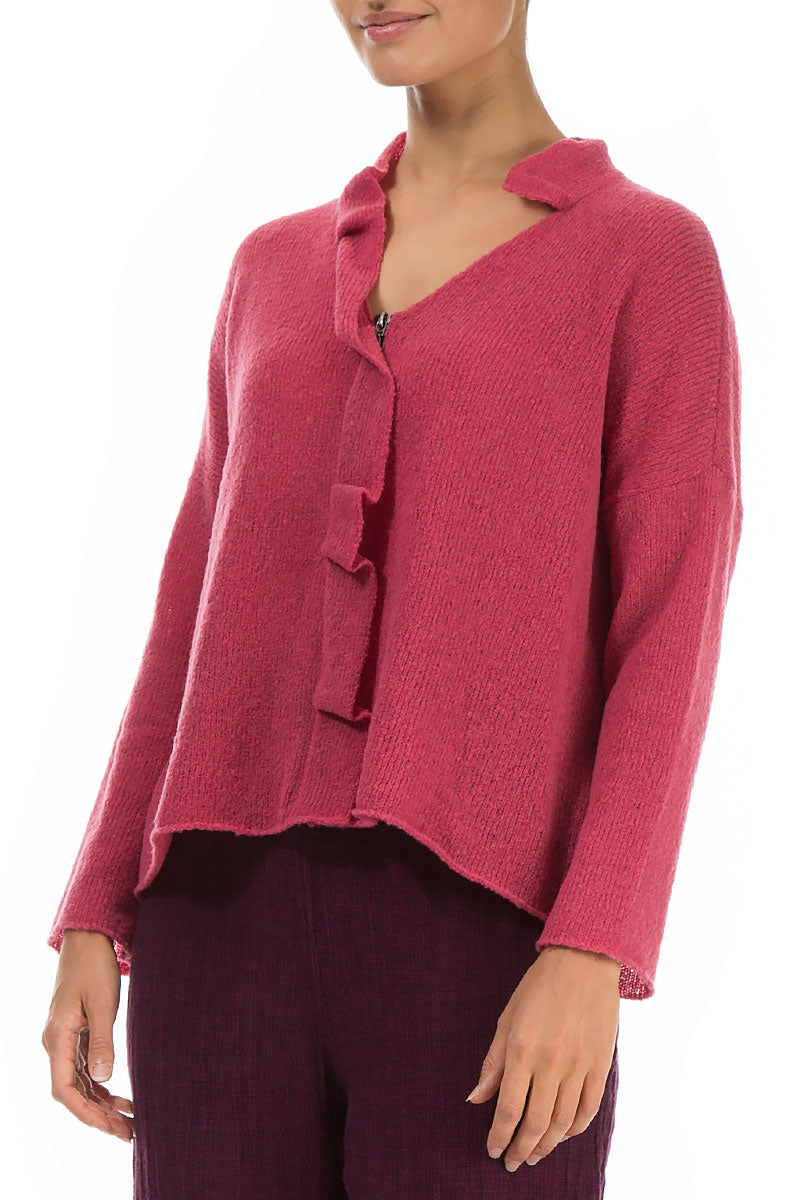 Strickjacke aus Wolle mit Rüschenkragen in Pink Punch