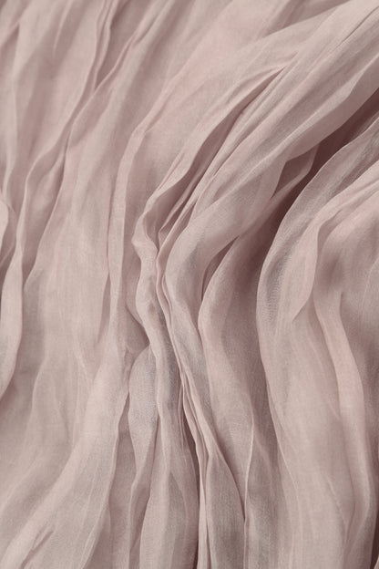 Greigefarbener Rock aus zerknittertem Seidenchiffon