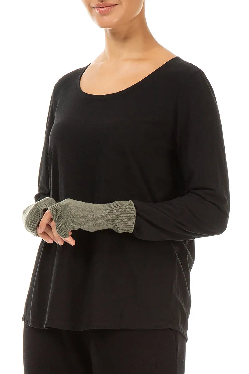 Khakifarbene Armstulpen aus weicher Wolle