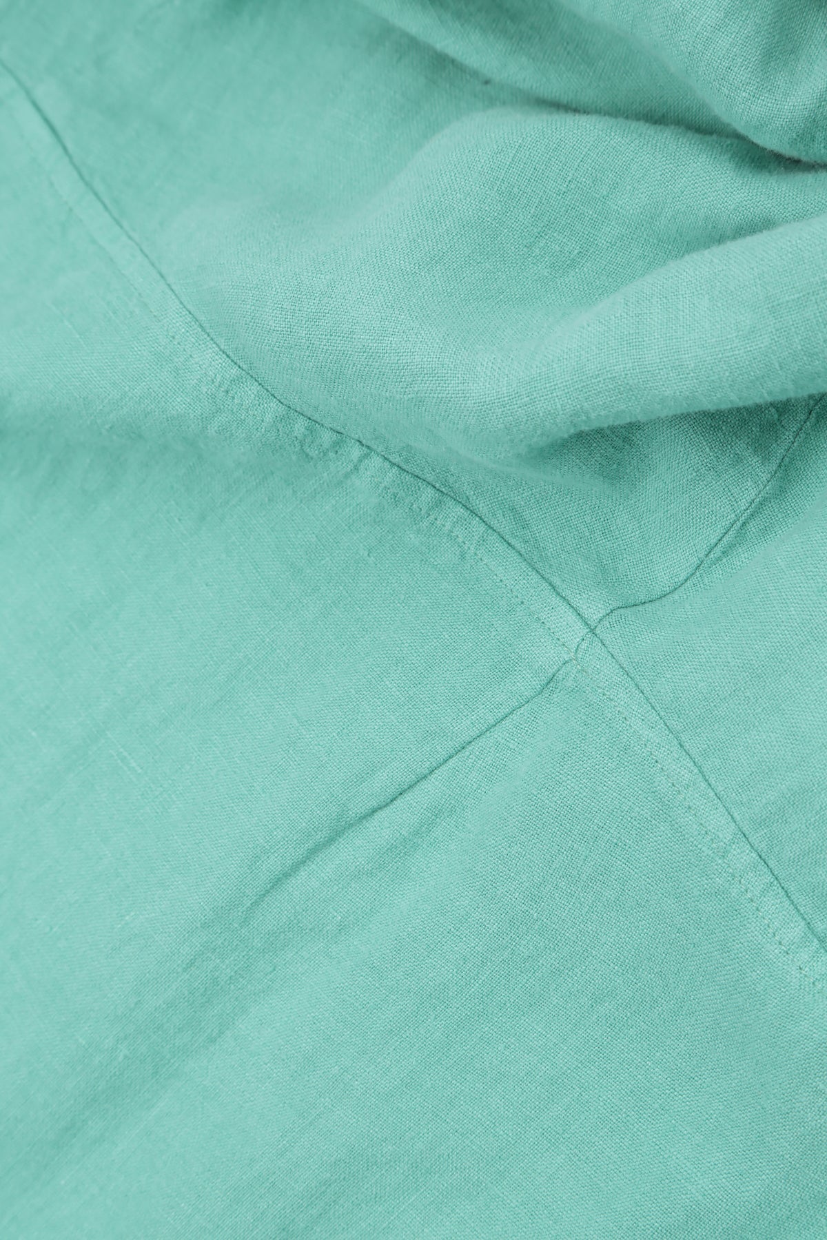 V-Ausschnitt Leinenkleid mit Knöpfen in Mint