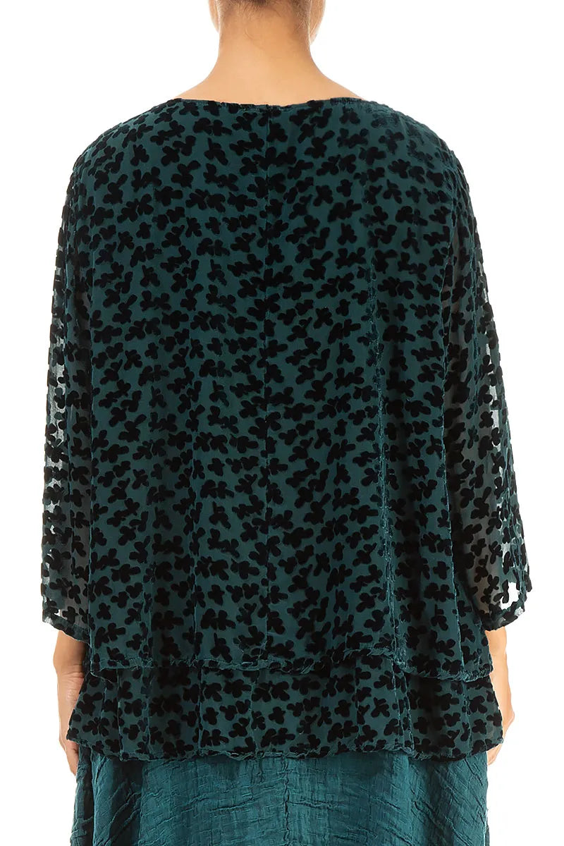 Bluse aus mehrlagigem Devoré-Seidensamt mit Pfauenmotiven