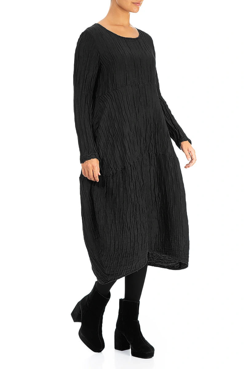 Robe noire froissée à manches longues, en soie et lin, coupe ballon